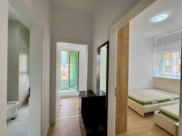 Tirane, jepet me qera apartament 2+1+Ballkon Kati 5, 70 m² 450 € (Kopleksi Magalem 21)