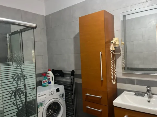 Tirane, jepet me qera 2+1 , (Rruga besa)