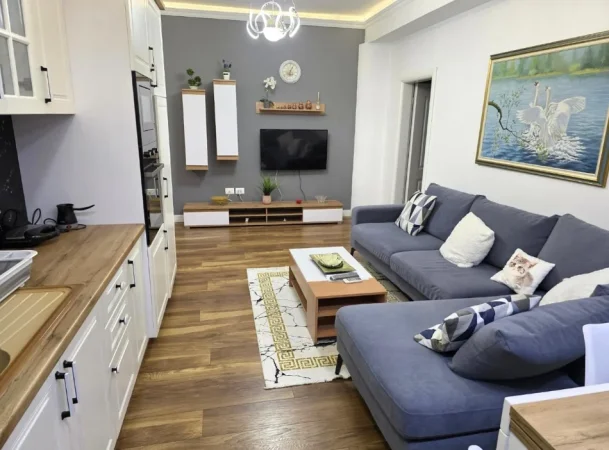 Tirane, jepet me qera apartament 1+1 , 70 m² 650 € (RRUGA KOSOVAREVE)