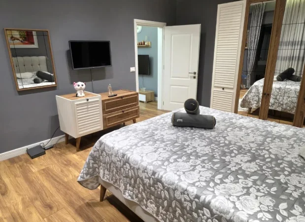 Tirane, jepet me qera apartament 1+1 , 70 m² 650 € (RRUGA KOSOVAREVE)