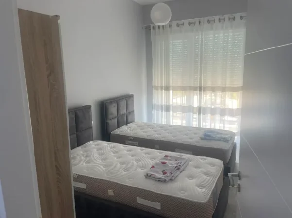 Tirane, jepet me qera apartament 2+1 Kati 5, 110 m² 700 € (BRRYLI)