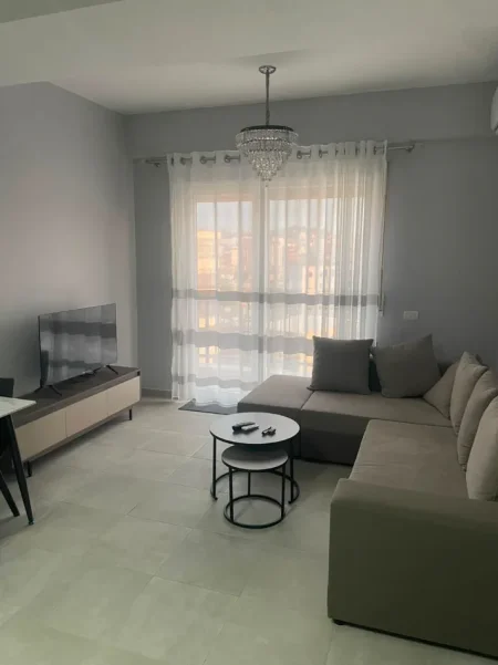 Tirane, jepet me qera apartament 2+1 Kati 5, 110 m² 700 € (BRRYLI)