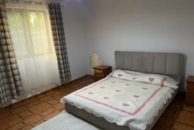 Tirane, jepet me qera apartament 2+1+Ballkon Kati 1, 80 m² 350 € (Rruga Dibres)