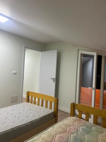 Tirane, jepet me qera apartament 2+1 Kati 3, 100 m² 450 € (Perballe UET ne Porcelan)