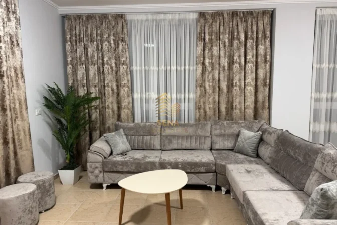 Tirane, jepet me qera apartament 2+1+Ballkon Kati 1, 122 m² 800 € (Bulevardi i Ri)