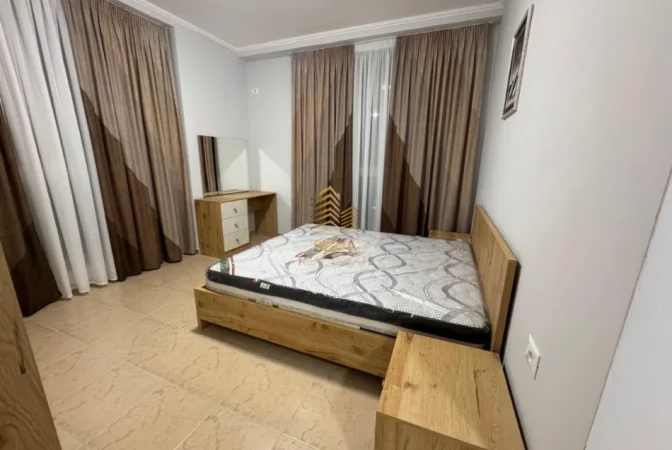 Tirane, jepet me qera apartament 2+1+Ballkon Kati 1, 122 m² 800 € (Bulevardi i Ri)