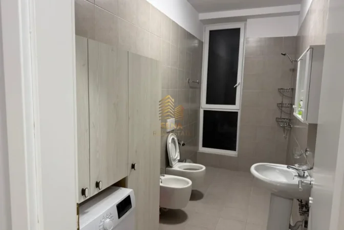Tirane, jepet me qera apartament 2+1+Ballkon Kati 1, 122 m² 800 € (Bulevardi i Ri)