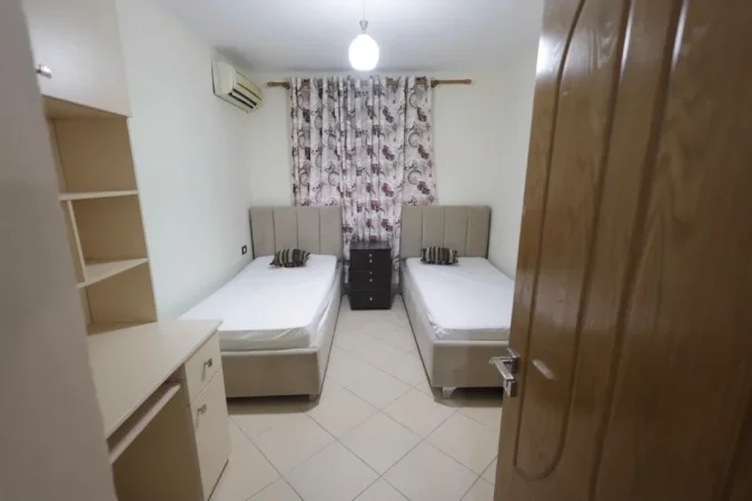 Tirane, jepet me qera apartament 2+1 Kati 2, 75 m² 550 € (PRANE MARTENITETIT)