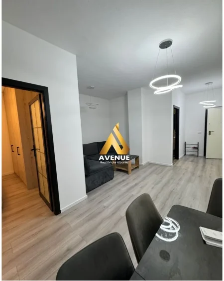 Tirane, jepet me qera apartament 1+1+Ballkon Kati 2, 60 m² 650 € (Rruga Fortuzi)