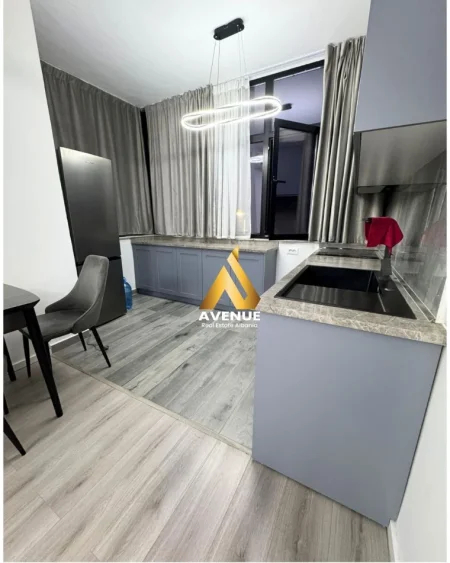 Tirane, jepet me qera apartament 1+1+Ballkon Kati 2, 60 m² 650 € (Rruga Fortuzi)