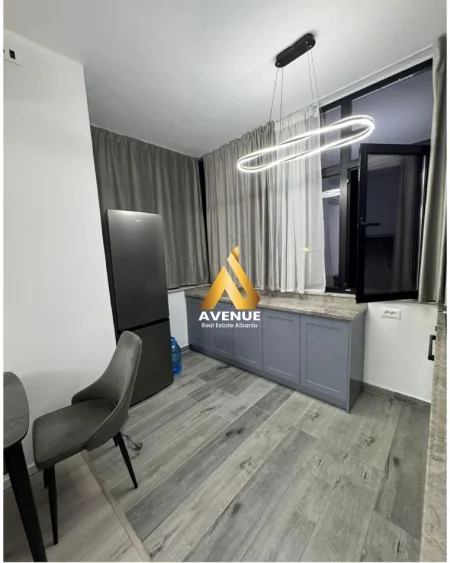 Tirane, jepet me qera apartament 1+1+Ballkon Kati 2, 60 m² 650 € (Rruga Fortuzi)