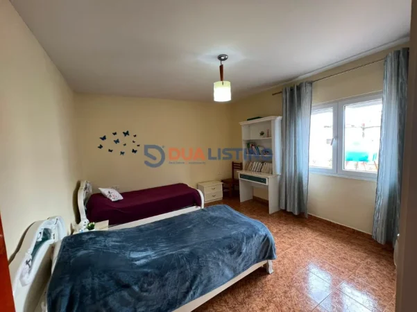 Tirane, jepet me qera apartament 2+1 , 700 € 