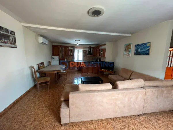 Tirane, jepet me qera apartament 2+1 , 700 € 