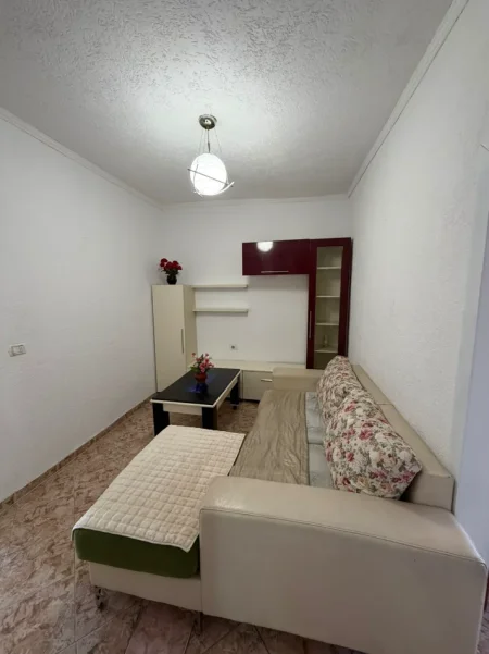 Tirane, jepet me qera apartament 2+1 Kati 5, (laprak)