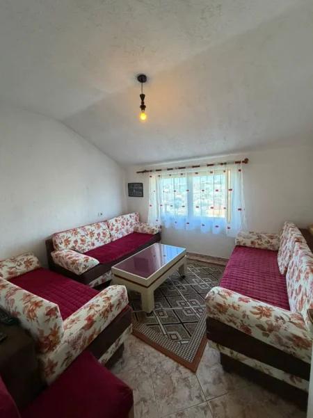 Tirane, jepet me qera apartament 2+1 Kati 5, (laprak)