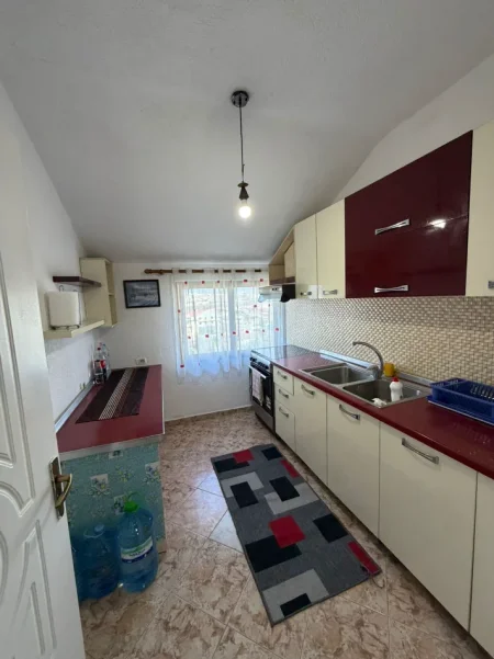 Tirane, jepet me qera apartament 2+1 Kati 5, (laprak)