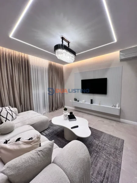 Tirane, jepet me qera apartament 3+1 , 1.400 € 