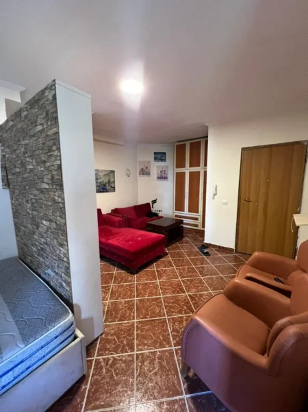Tirane, jepet me qera garsonier Kati 4, 35 m² 380 € (RRUGA E ELBASANIT)