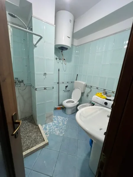 Tirane, jepet me qera garsonier Kati 4, 35 m² 380 € (RRUGA E ELBASANIT)