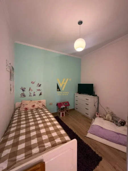 Tirane, shitet apartament 2+1+Ballkon Kati 4, 112 m² 358.400 € (RRUGA E BOGDANEVE)