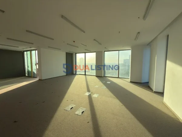 Tirane, jepet me qera ambjent biznesi , 500 m² 15.000 € (Bulevardi Bajram Curri)