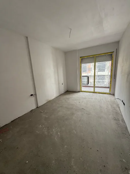 Tirane, shitet apartament 1+1 Kati 5, 60 m² (Paskuqan)