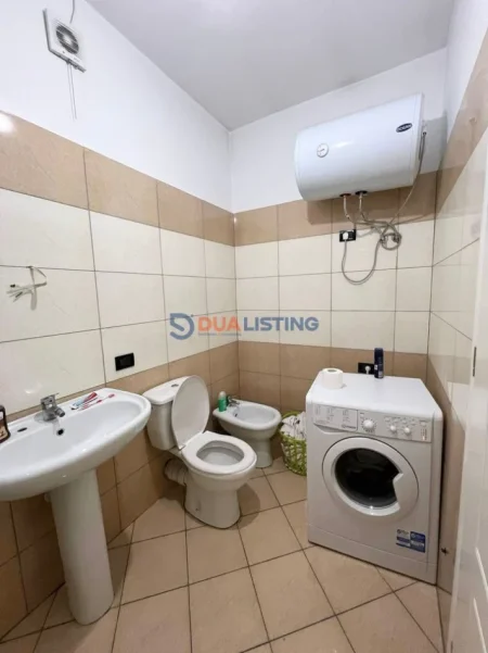 Tirane, jepet me qera apartament 2+1 , 400 € 