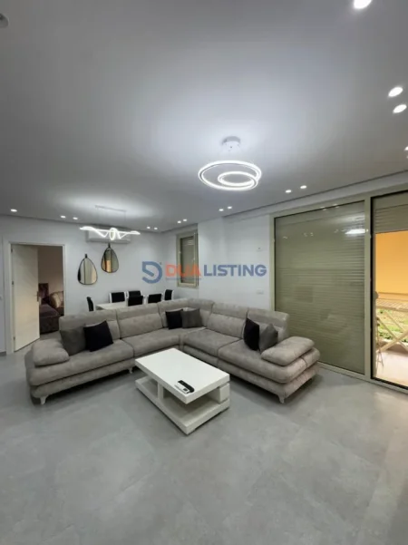 Tirane, jepet me qera apartament 2+1 , 450 € 
