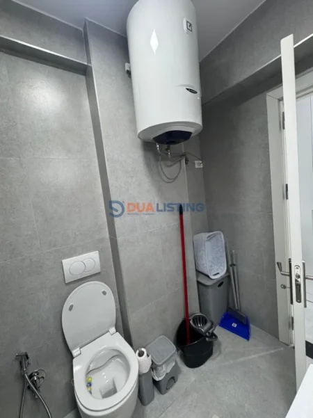 Tirane, jepet me qera apartament 2+1 , 450 € 