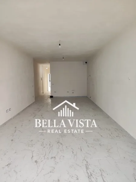 Vlore, shitet apartament 2+1 Kati 3, 135 m² 1800€ m² (Vlore - Skele)