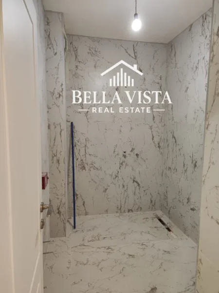 Vlore, shitet apartament 2+1 Kati 3, 135 m² 1800€ m² (Vlore - Skele)