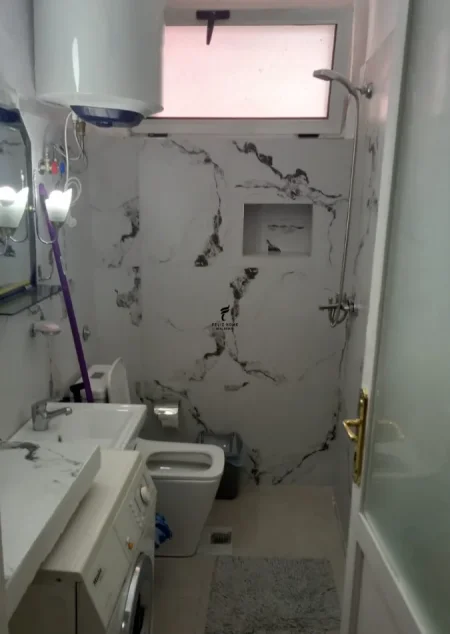 Tirane, jepet me qera apartament 2+1 Kati 2, 66 m² 450 € (21)