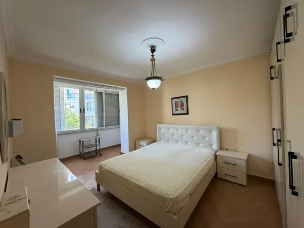 Tirane, jepet me qera apartament 1+1 Kati 4, 55 m² 500 € (Mine Peza)