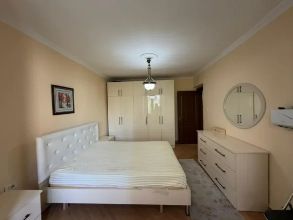 Tirane, jepet me qera apartament 1+1 Kati 4, 55 m² 500 € (Mine Peza)