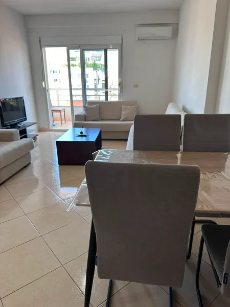 Tirane, jepet me qera apartament 2+1+Ballkon Kati 6, 100 m² 699 € 