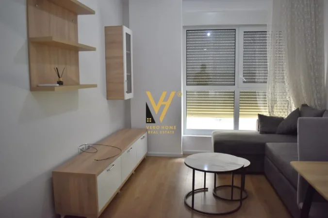 Tirane, jepet me qera apartament 1+1+Ballkon Kati 5, 60 m² 420 € (ALI DEMI)