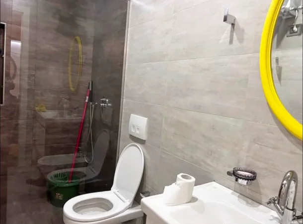 Tirane, jepet me qera apartament 2+1 , 111 m² 1.000 € (LIQENI I THATË)