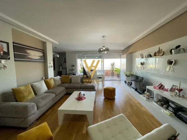 Tirane, shitet apartament 2+1+Ballkon Kati 5, 170 m² 360.000 € (KOPSHTI BOTANIK)