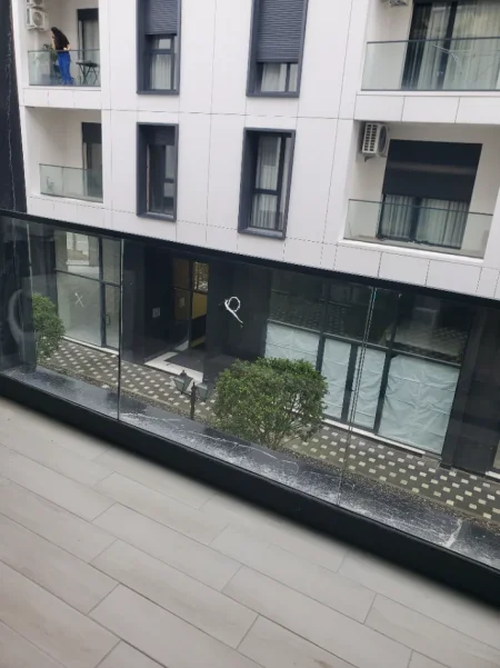 Tirane, jepet me qera apartament 2+1+Ballkon Kati 1, 120 m² 1.200 €