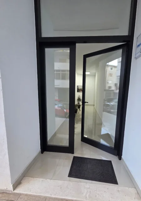 Durres, zyre me qera Kati 1, 40 m²