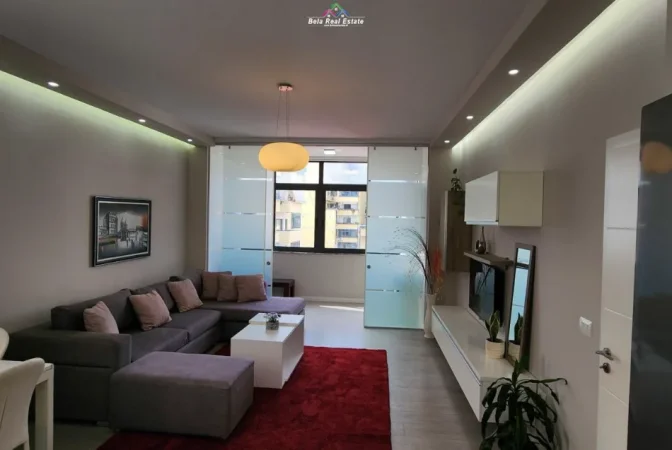 Tirane, jepet me qera apartament 1+1+Ballkon Kati 3, 78 m² 780 € (myslym shyr)