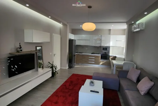 Tirane, jepet me qera apartament 1+1+Ballkon Kati 3, 78 m² 780 € (myslym shyr)