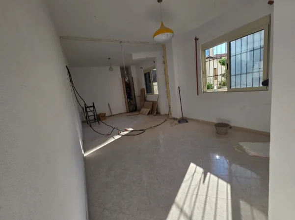 Durres, zyre me qera Kati 1, 40 m²