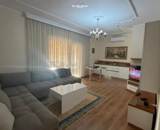 Apartament 2+1 Me Qera Tek Pazari I Ri 1000 euro  ( ID B220696) Tirane
