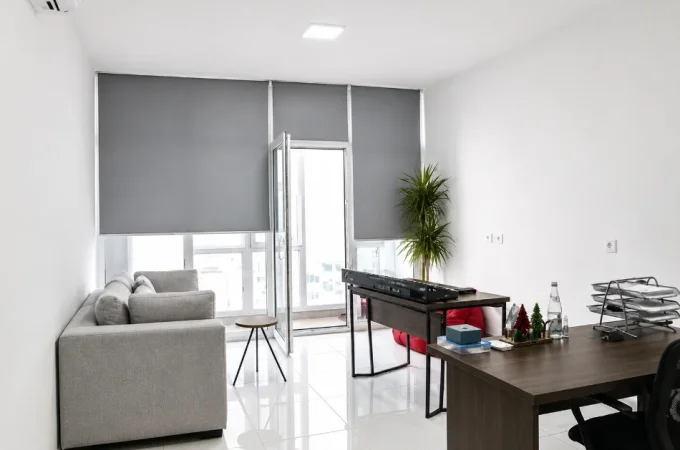 Tirane, jepet me qera zyre Kati 2, 105 m² 1.200 € (Komuna e Parisit)