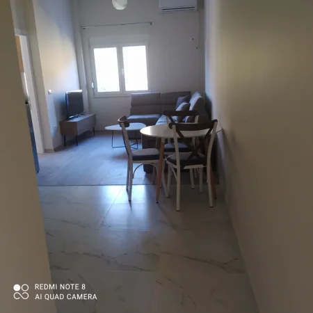 Tirane, jepet me qera apartment 1+1+parkim 350  edhe garzhoniera +parkim 280  (Rruga aleks caci   shkoze)