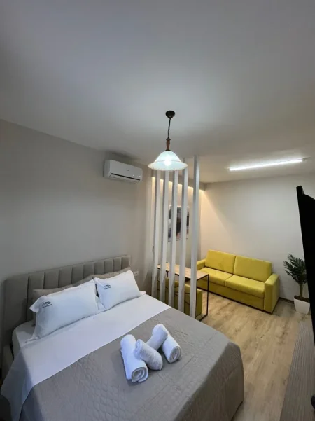 Tirane, shes garsonier 1+1 Kati 4, 30 m² 110.000 € (njazi demi)