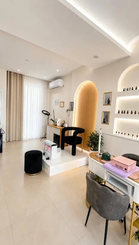 Tirane, jepet me qera ambjent biznesi Kati 0, 45 m² 1.200 € (Rr Kavaje)