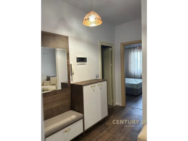 Tirane, jepet me qera apartament 1+1 Kati 5, 62 m² 500 € (unaza e re hotel marinaj)