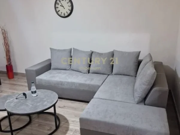 Tirane, jepet me qera apartament 1+1 Kati 3, 56 m² 450 € (irfan tormini)
